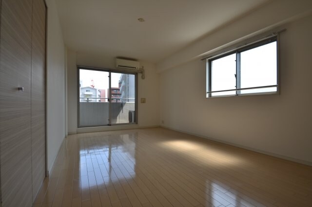 エスティ・ロアール神戸西の物件内観写真