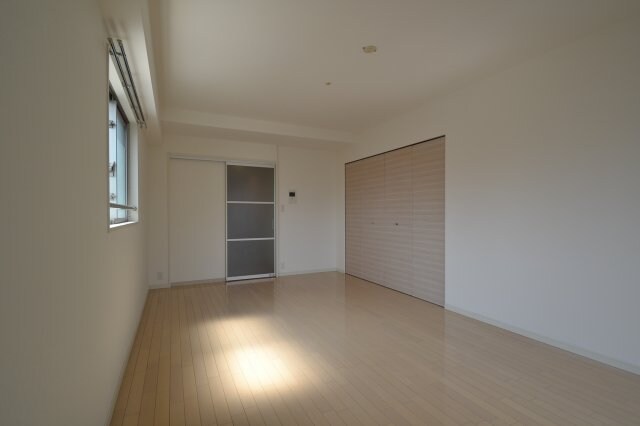 エスティ・ロアール神戸西の物件内観写真