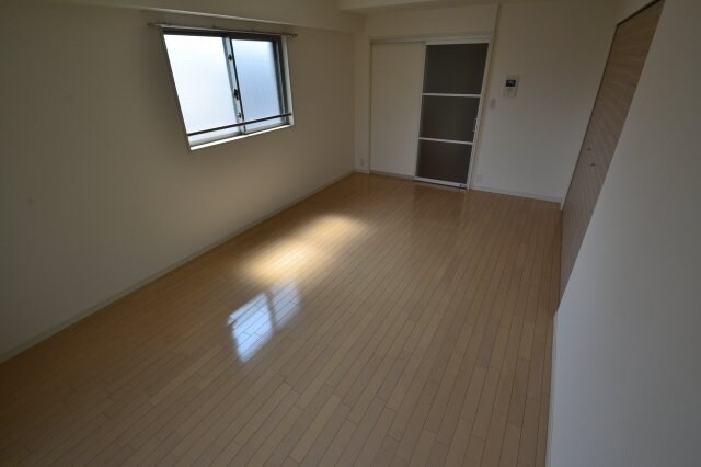 エスティ・ロアール神戸西の物件内観写真