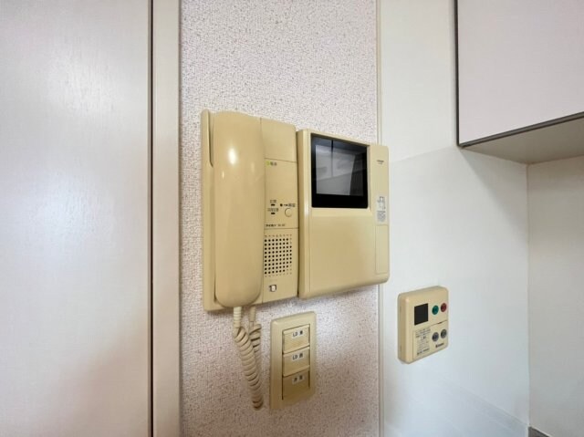 アネシスコート門口の物件内観写真