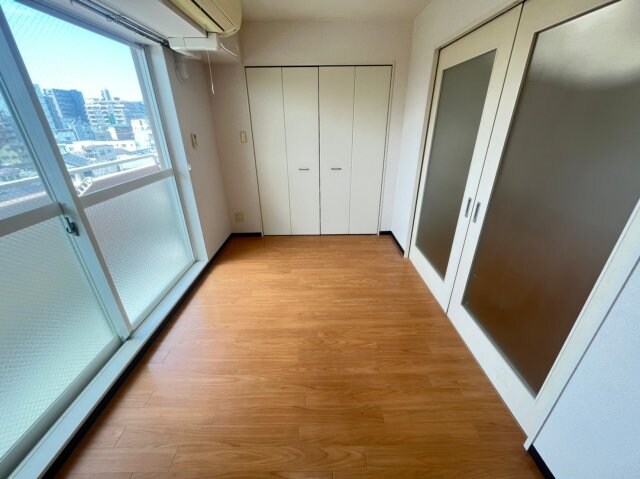 アネシスコート門口の物件内観写真