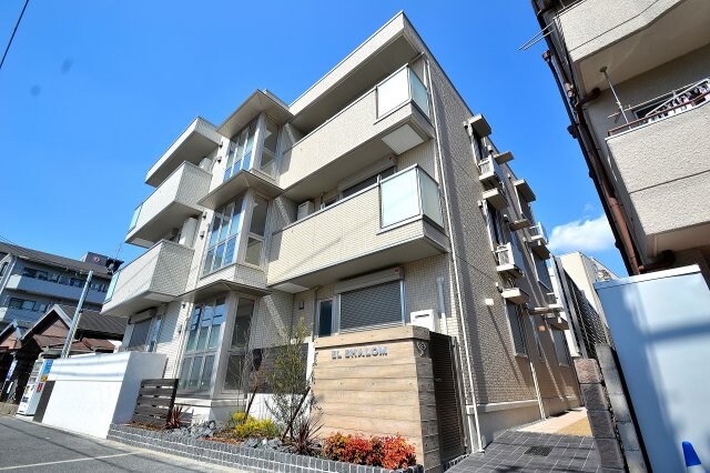 エル・シャロームの物件外観写真