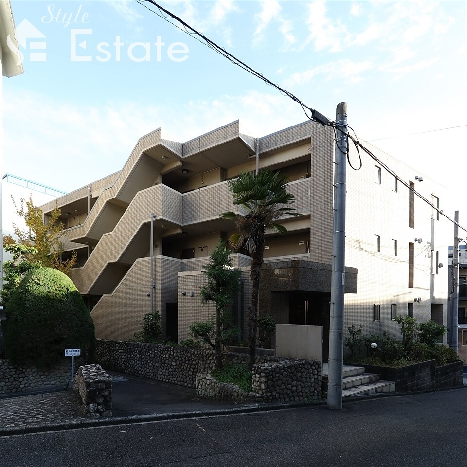 ハイリスベーネ池下の物件外観写真