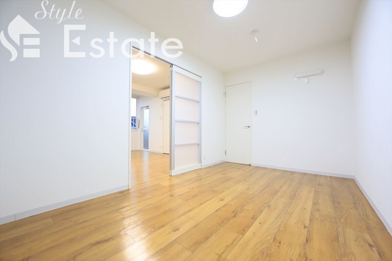 フローレスタナベの物件内観写真