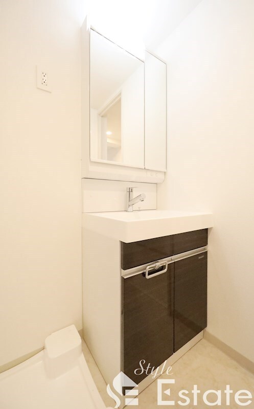 ディアレイシャス大須観音IIIの物件内観写真