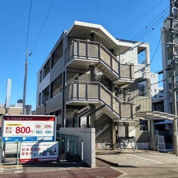 メゾンドマキの物件外観写真