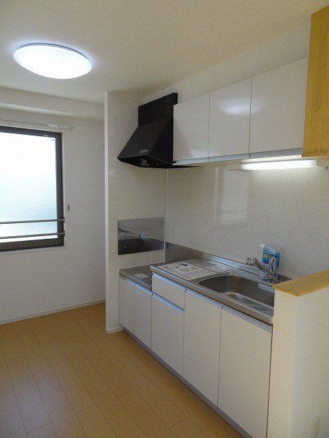 モデッサ芳野Sの物件内観写真