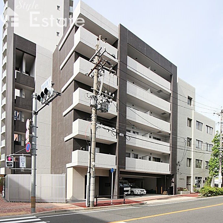 スティングレイつるまの物件外観写真