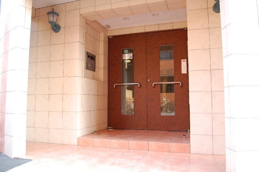 プライムコート栄生の物件外観写真