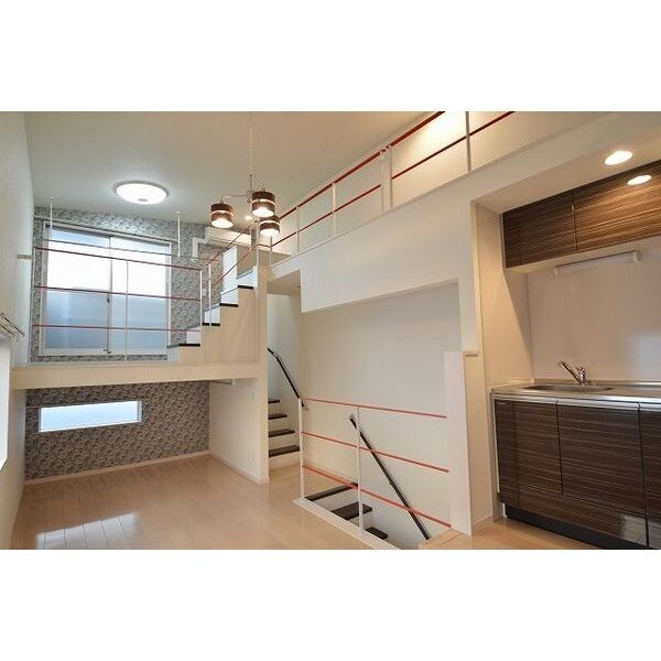 White Hills Eastの物件内観写真