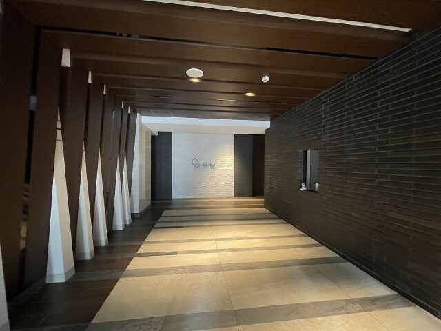 プレサンス栄フェルの物件外観写真