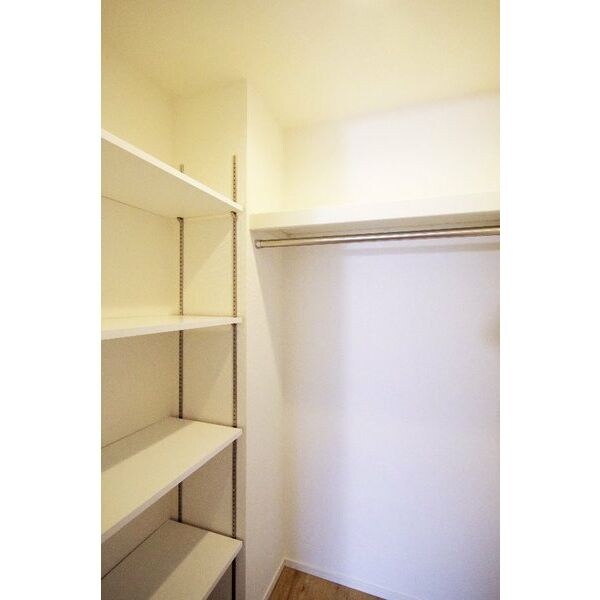 ウルフィエスタ桜山の物件内観写真