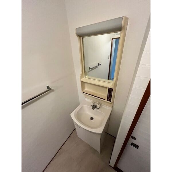 MOWAビルの物件内観写真