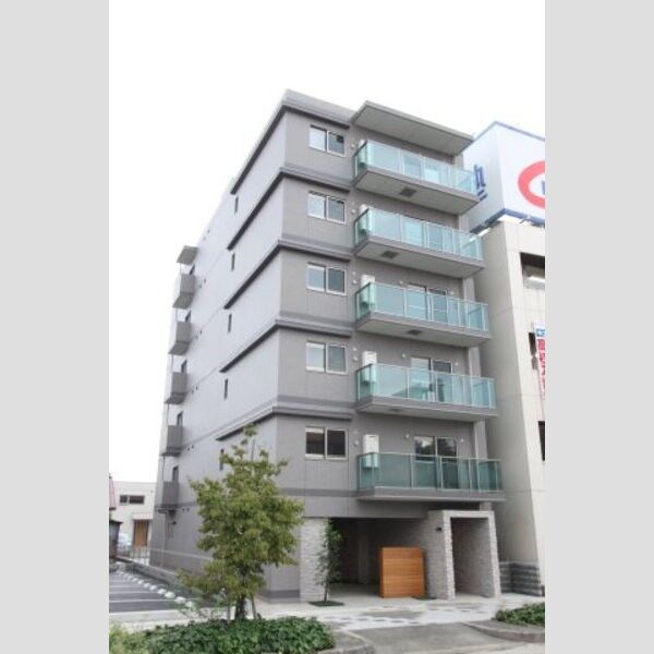 ラトレ白鳥の物件外観写真