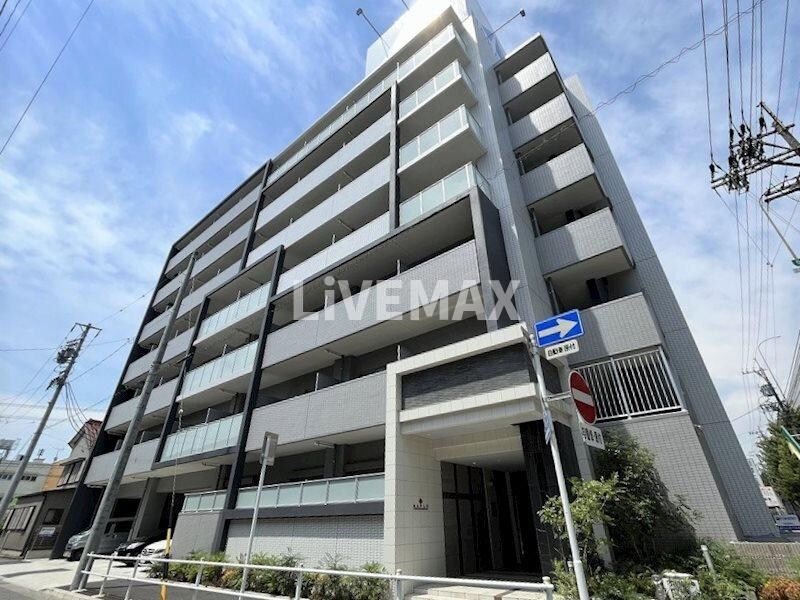 メイプル岩塚本通の物件外観写真