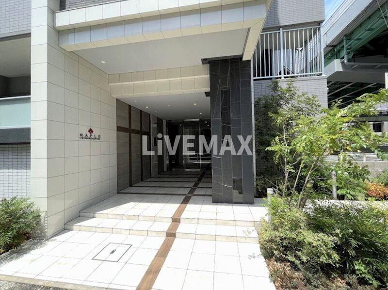 メイプル岩塚本通の物件外観写真