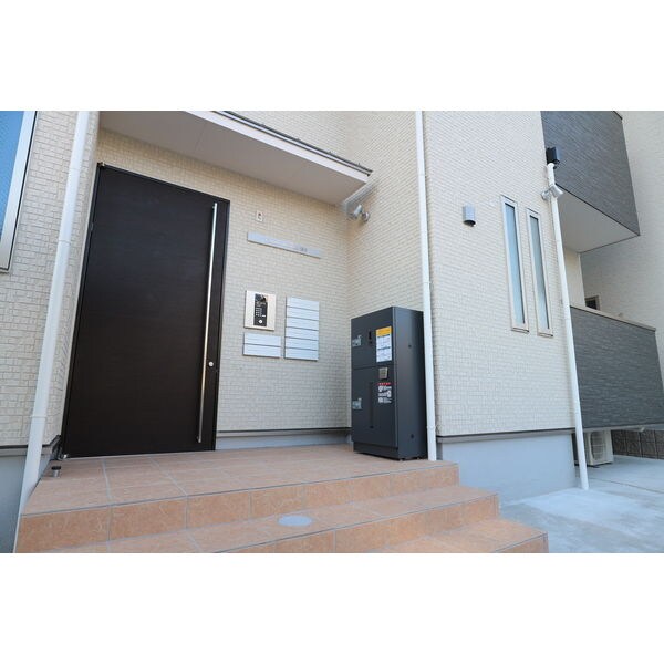 Grandtic Residence堀田の物件外観写真