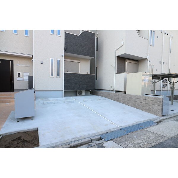 Grandtic Residence堀田の物件外観写真