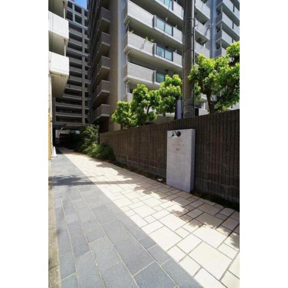 アントゥ―ル薬院の物件外観写真