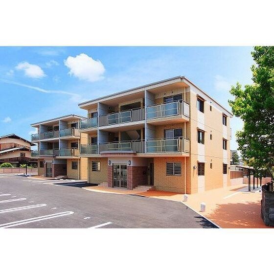 エレガンシアの物件外観写真