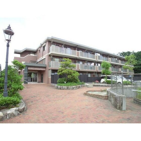 グランデュールシャトーAの物件外観写真