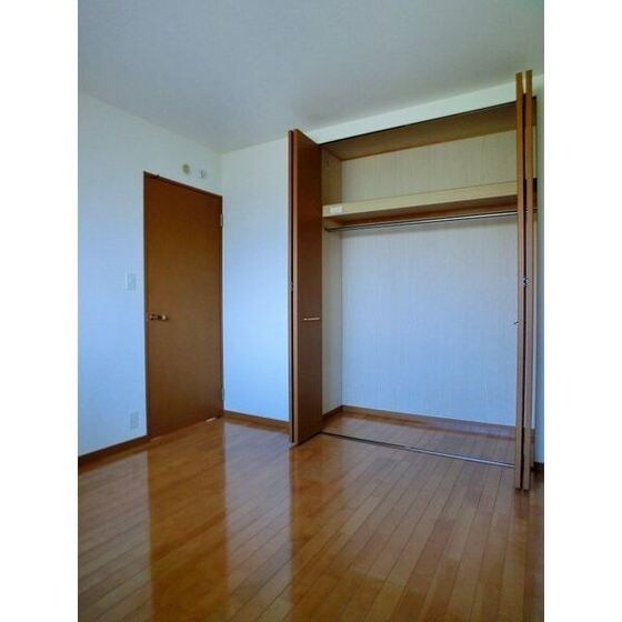 グランデュールシャトーAの物件内観写真