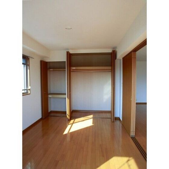 グランデュールシャトーAの物件内観写真