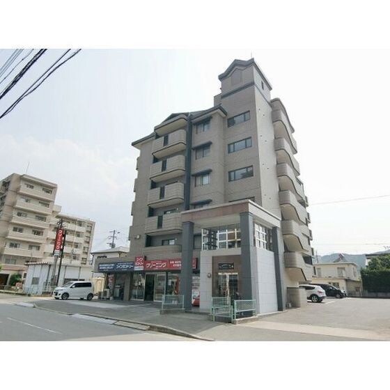 サンシャトーレFUJIの物件外観写真