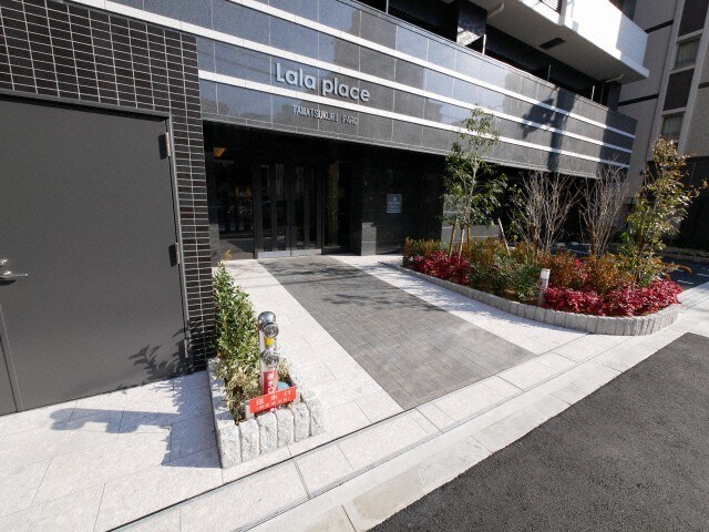 ララプレイス玉造パルクの物件外観写真