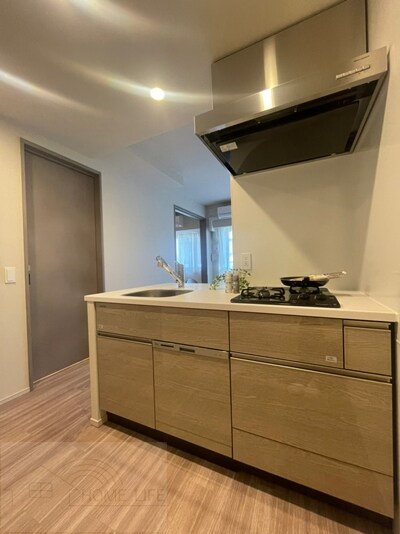 SK RESIDENCES SHINSAIBASHIの物件内観写真