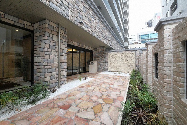 プレジオ難波の物件外観写真