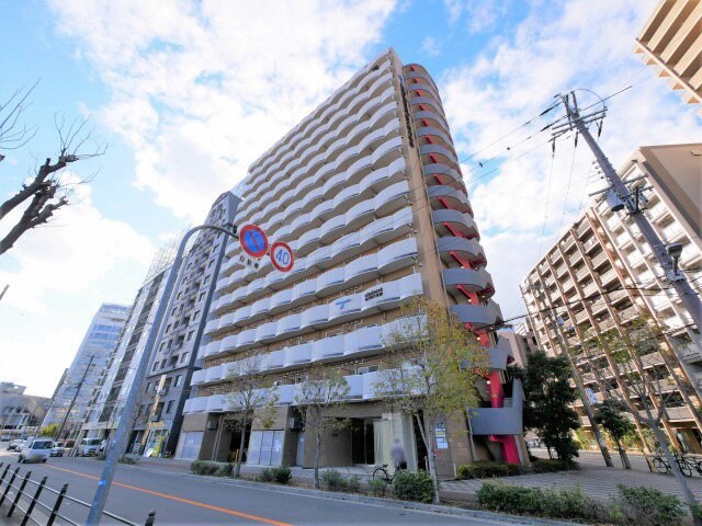 セレニテ新大阪弐番館の物件外観写真