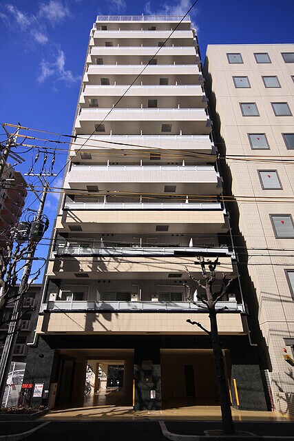 オリエンタル江坂の物件外観写真