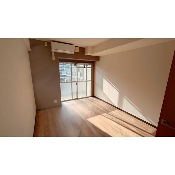 レインボーコート立売堀の物件内観写真