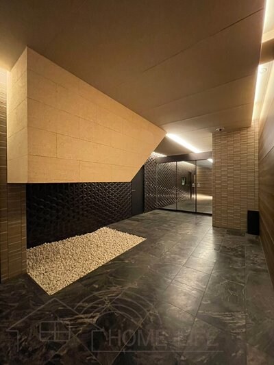 W.O.B.KYOBASHIの物件外観写真