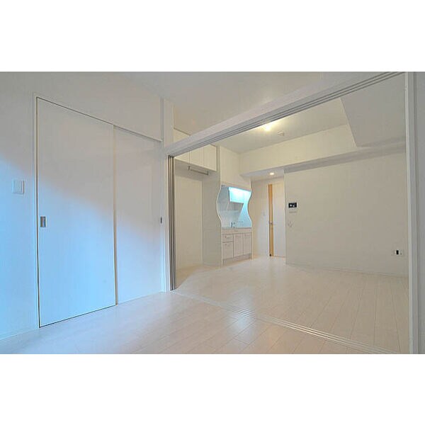 セレニテ新大阪カルムの物件内観写真