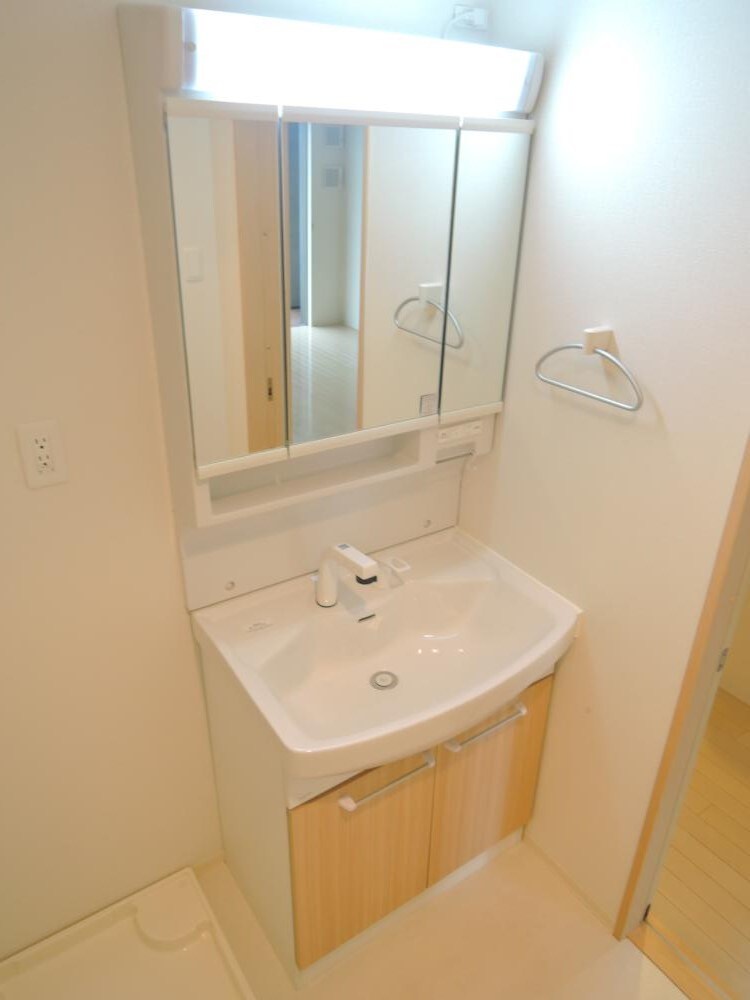 ラルジュルーセントオーデン難波の物件内観写真