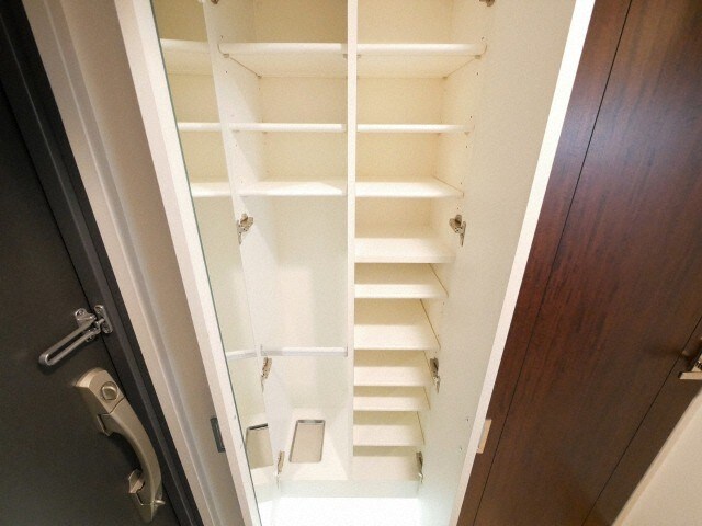 レジディア江戸堀の物件内観写真