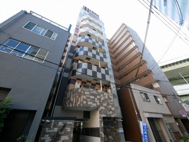 メゾニティ・クイーン阿波座の物件外観写真