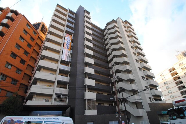 レジュールアッシュ福島の物件外観写真