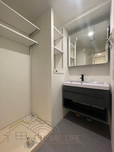 セレニテ難波グランデノールの物件内観写真