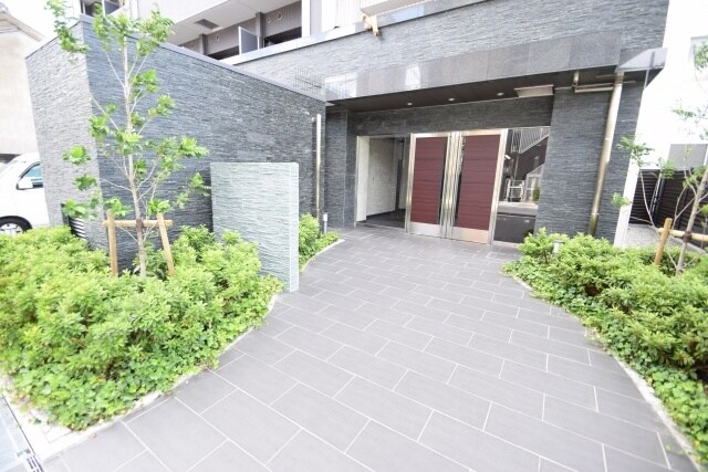 レジュールアッシュ九条の物件外観写真