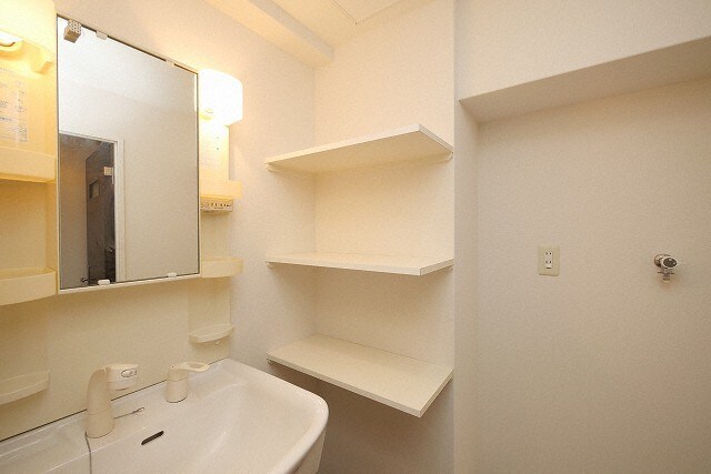 フロンティアタワー九条Iの物件内観写真