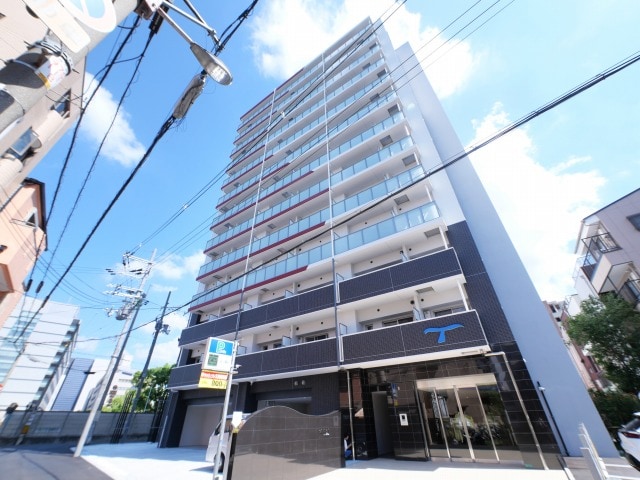 セレニテ十三ミラクの物件外観写真