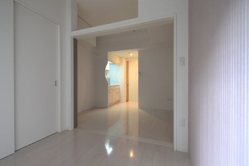 セレニテ新大阪カルムの物件内観写真