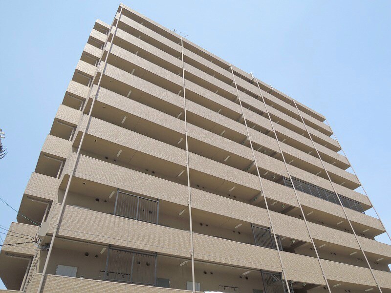 レ・コンフォルトの物件外観写真