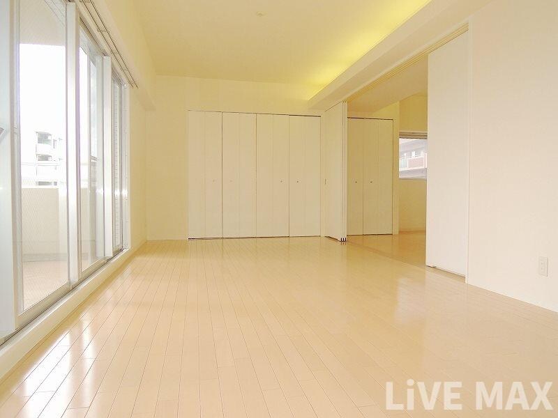 ドゥーエ谷町の物件内観写真