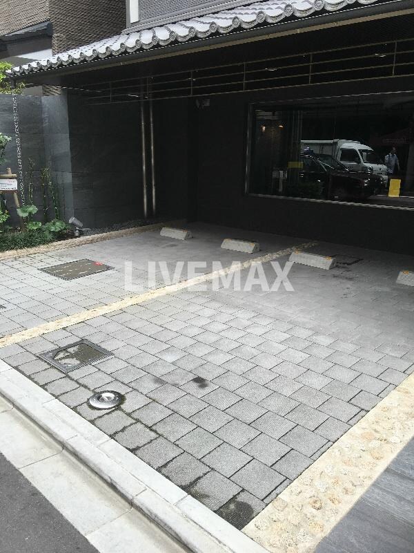 リヴァーク四条烏丸の物件外観写真