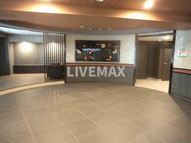 リヴァーク四条烏丸の物件外観写真