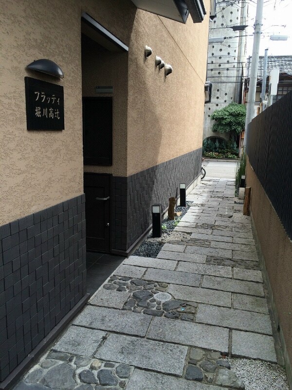 フラッティ堀川高辻の物件外観写真